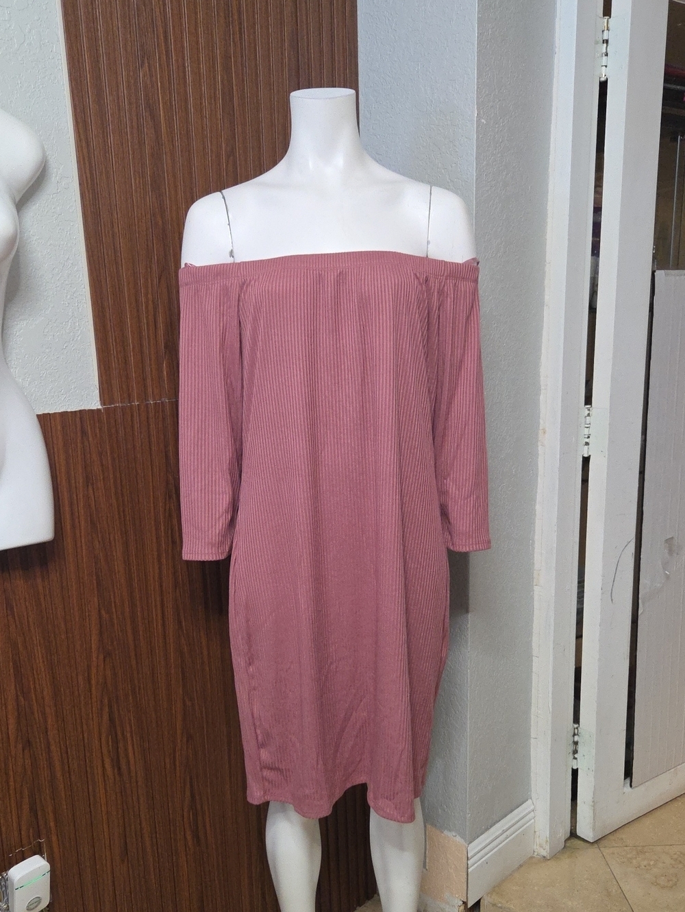 love J Off-Shoulder Ribbed Midi Dress - Mauve 3xlarge [0018]